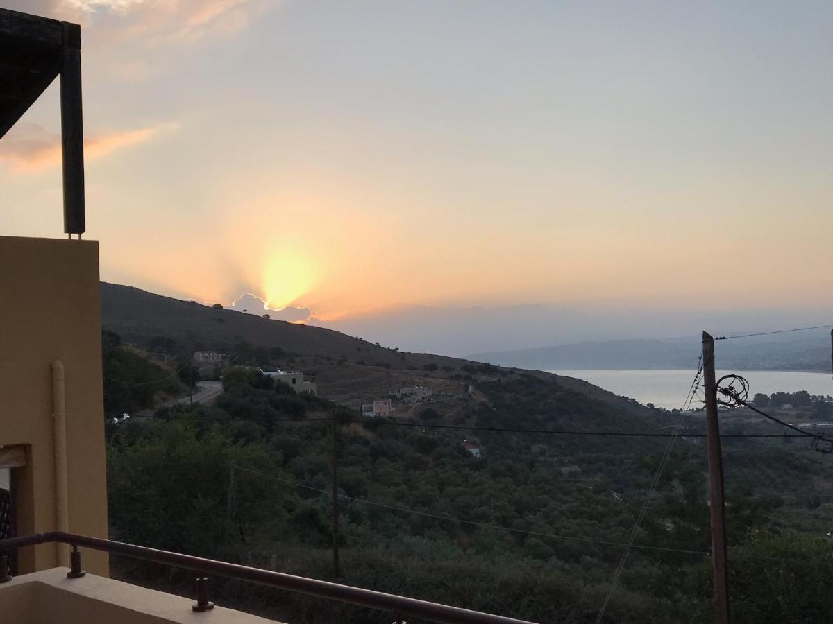 Arbutus - Relaxing Apartment With Fantastic Views Джорджополис Екстериор снимка