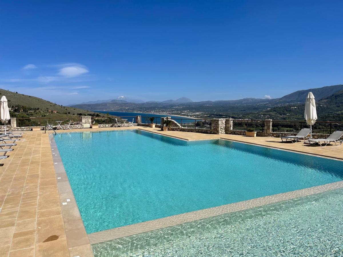 Arbutus - Relaxing Apartment With Fantastic Views Джорджополис Екстериор снимка