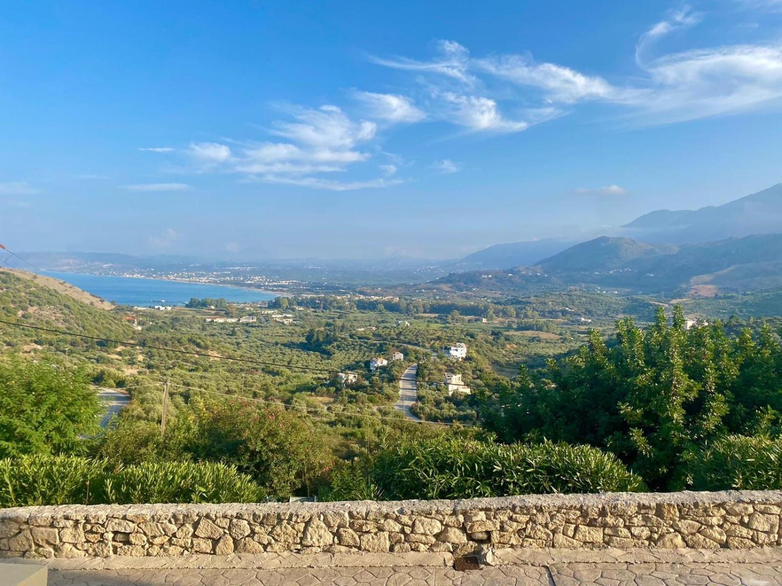 Arbutus - Relaxing Apartment With Fantastic Views Джорджополис Екстериор снимка